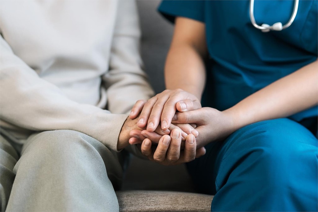 Dispositivos de teleasistencia y cómo incluirlos en el día a día
